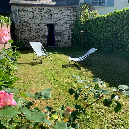 Petite Maison De Pecheur * Mesquer